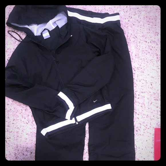 Nike Pants - Nike Women’s wind/pants suit, black size Small Nike Pants - Nike Women’s wind/pants suit, black size Small